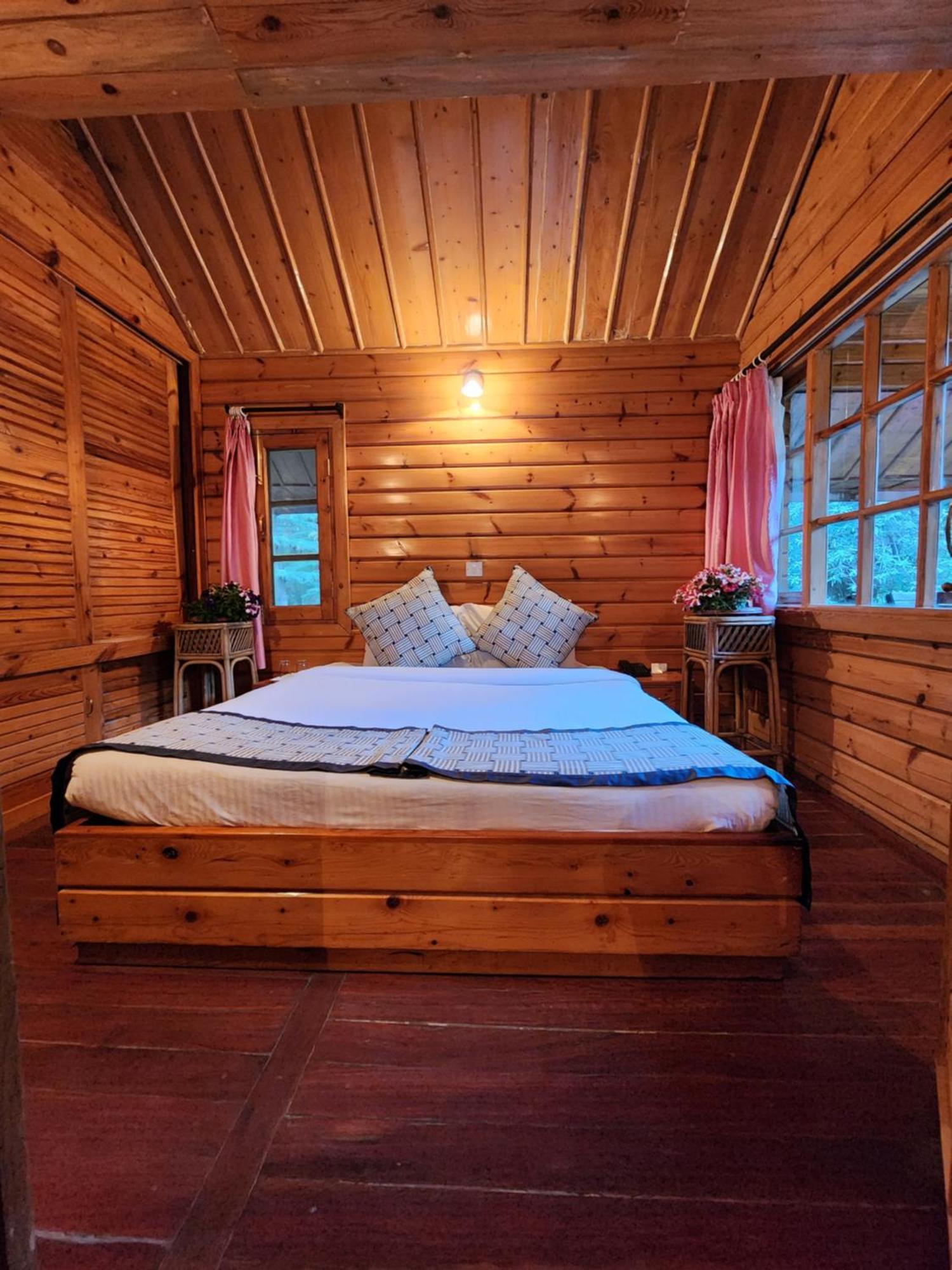 The Chalets Naldehra Simlá Kültér fotó